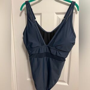 Beautiful one piece, bathing suit size XL/1X 14/16